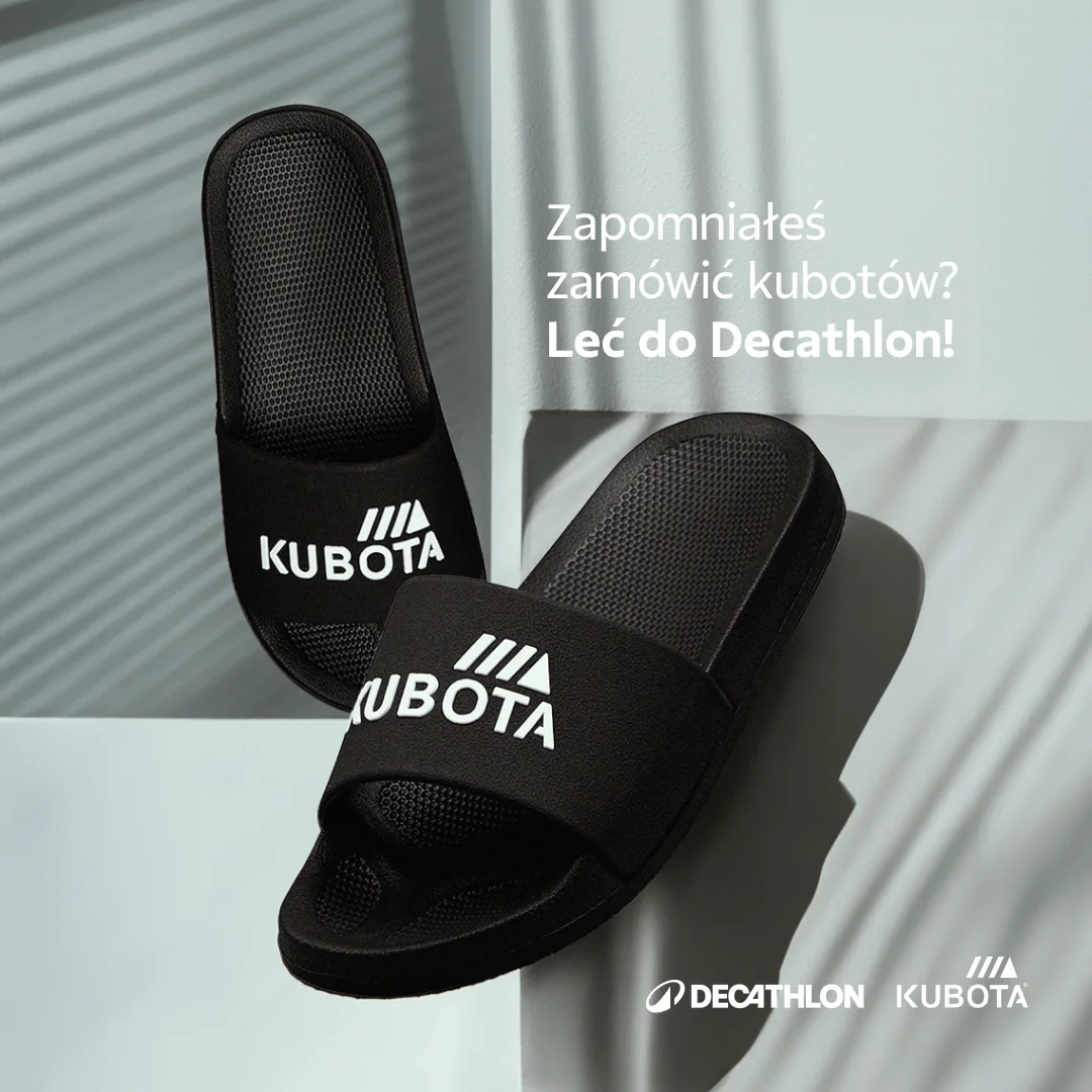 Kubota w Decathlonie, czarne klapki